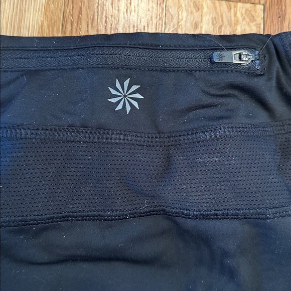 Athleta tennis skirt size XS. Built in mesh shorts, non-slip hem, ball pockets - Picture 3 of 14